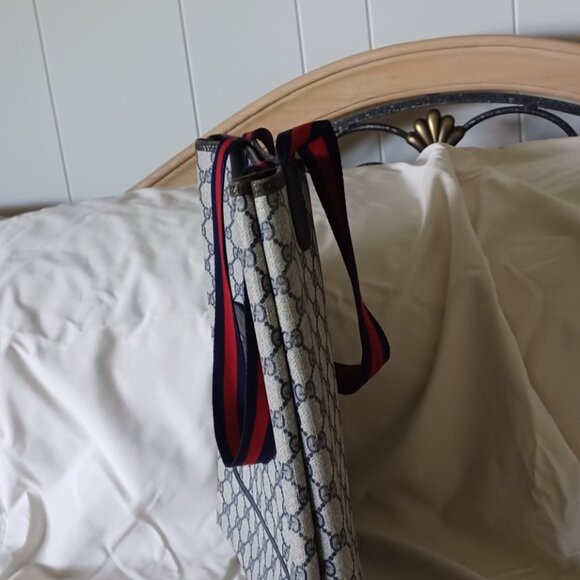 Gucci web tote circa 1990 Serial Number 39-02-003. - Picture 3 of 8